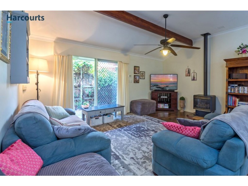 118 Hillcrest Road, Alexander Heights WA 6064