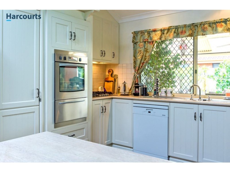 118 Hillcrest Road, Alexander Heights WA 6064