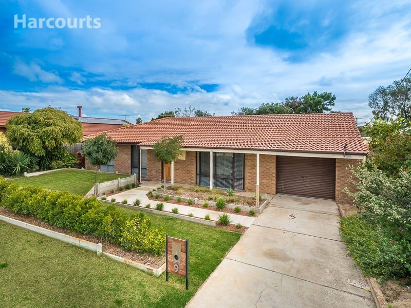 9 Redruth Court, Yanchep WA 6035
