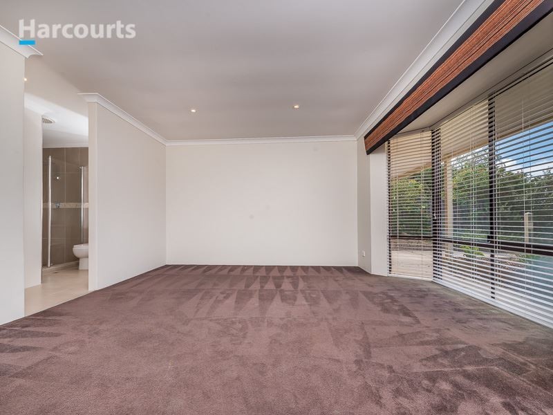 9 Redruth Court, Yanchep WA 6035