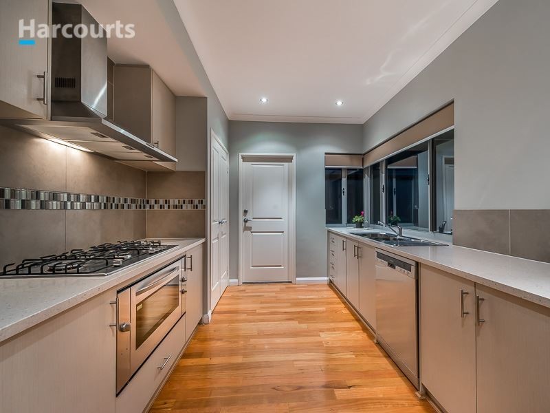 250 Santa Barbara Parade, Jindalee WA 6036