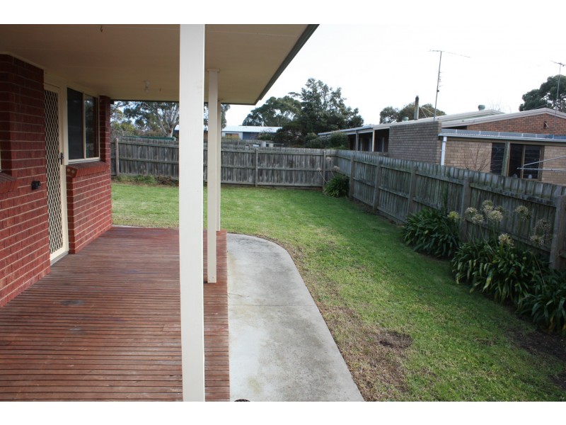 25 Pier Rd, Inverloch VIC 3996