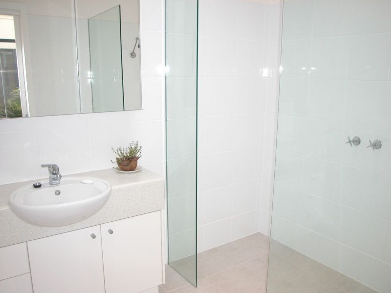 2/20 Beaton Place, Inverloch VIC 3996