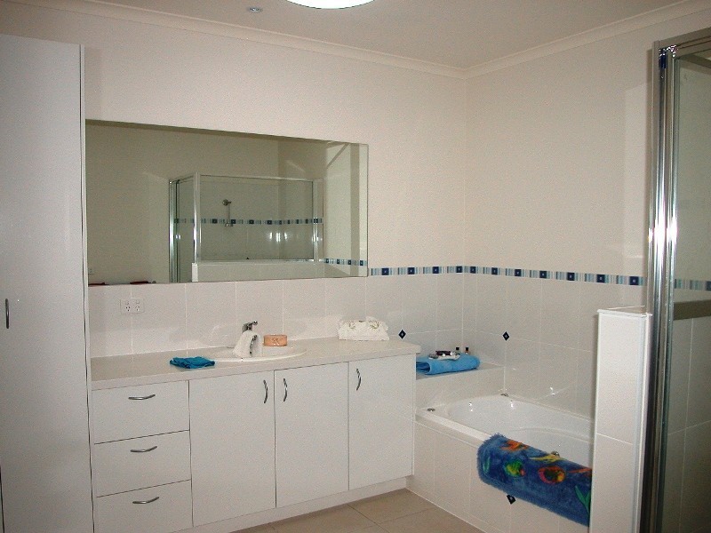 23B The Esplanade, Inverloch VIC 3996