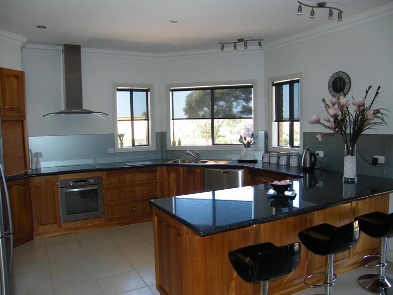 22 Valley View Crescent, Leongatha VIC 3953