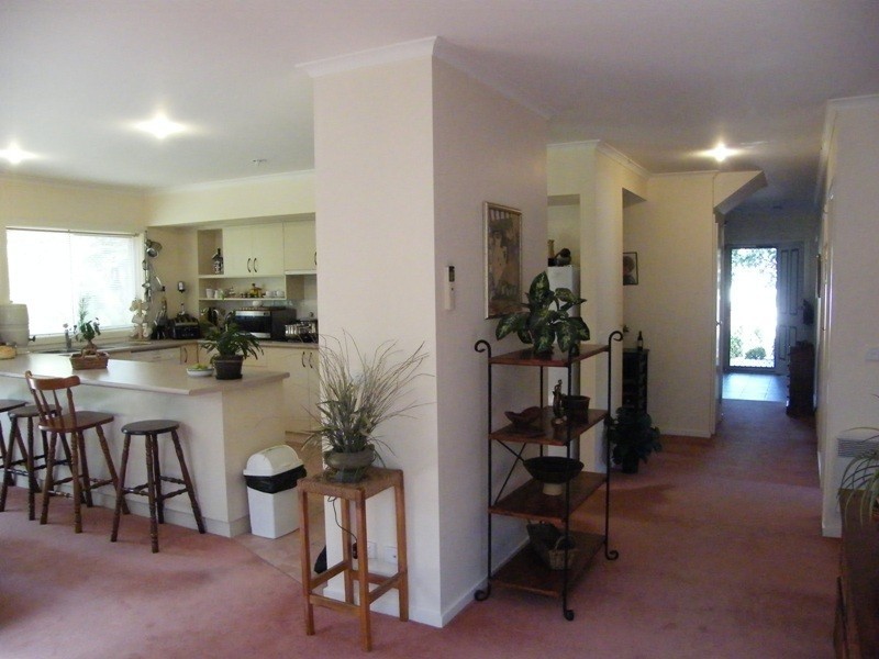 25 Sandy Mount Avenue, Inverloch VIC 3996