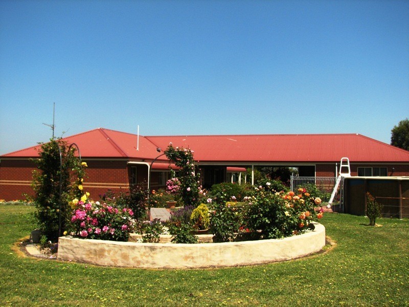 135 Gravel Pit Road, Inverloch VIC 3996