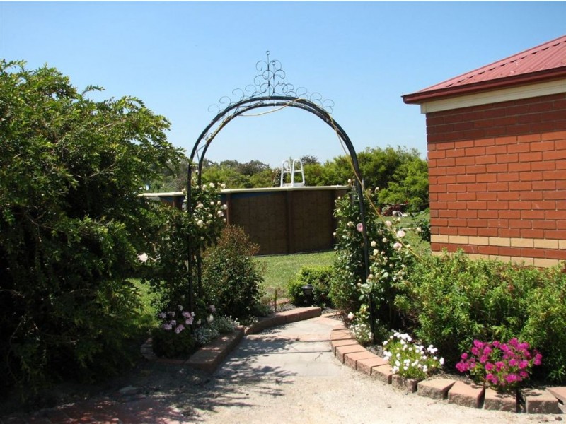 135 Gravel Pit Road, Inverloch VIC 3996