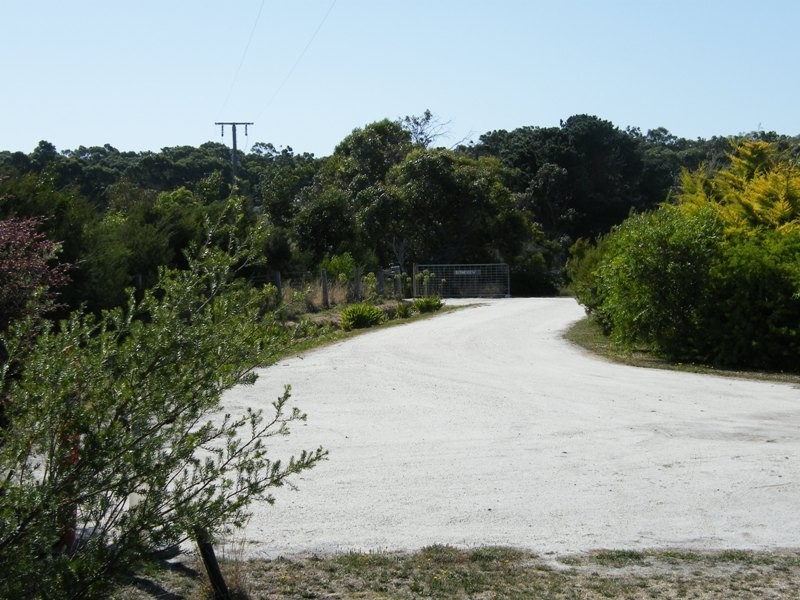 135 Gravel Pit Road, Inverloch VIC 3996