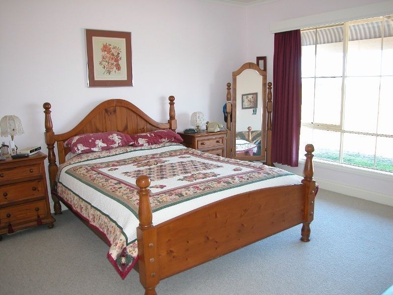 135 Gravel Pit Road, Inverloch VIC 3996