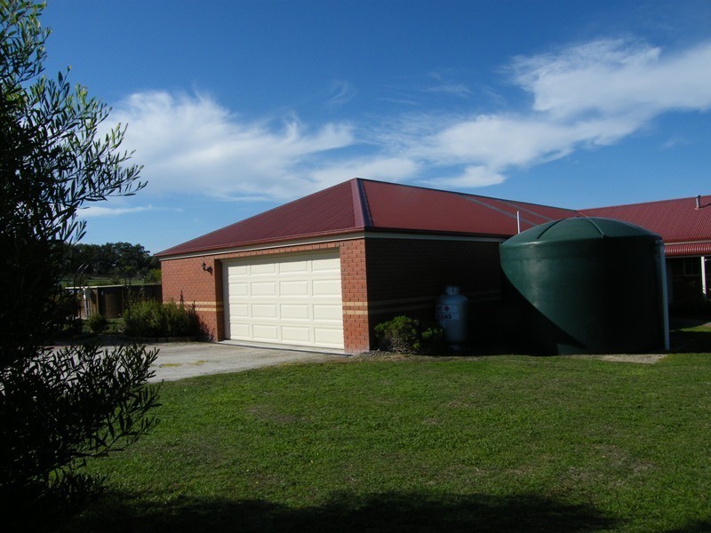 135 Gravel Pit Road, Inverloch VIC 3996