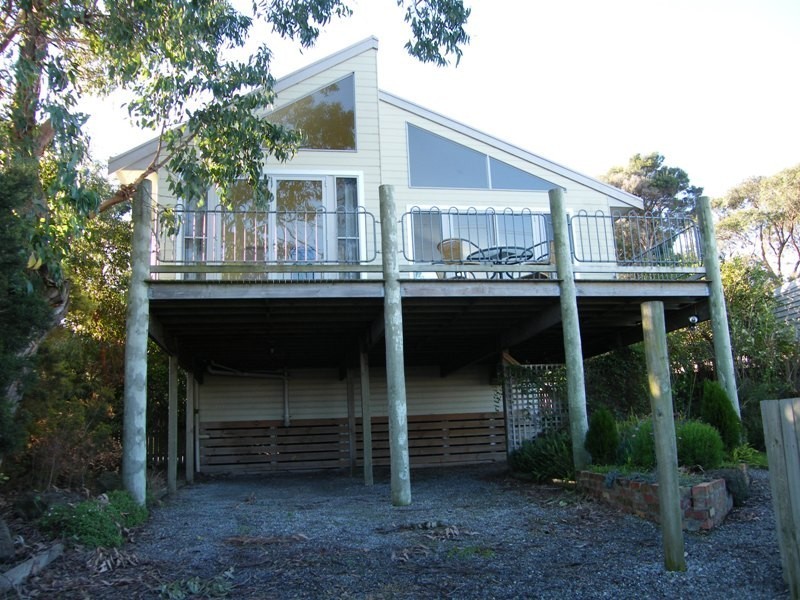 57 Bayview Avenue, Inverloch VIC 3996