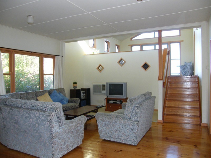 57 Bayview Avenue, Inverloch VIC 3996