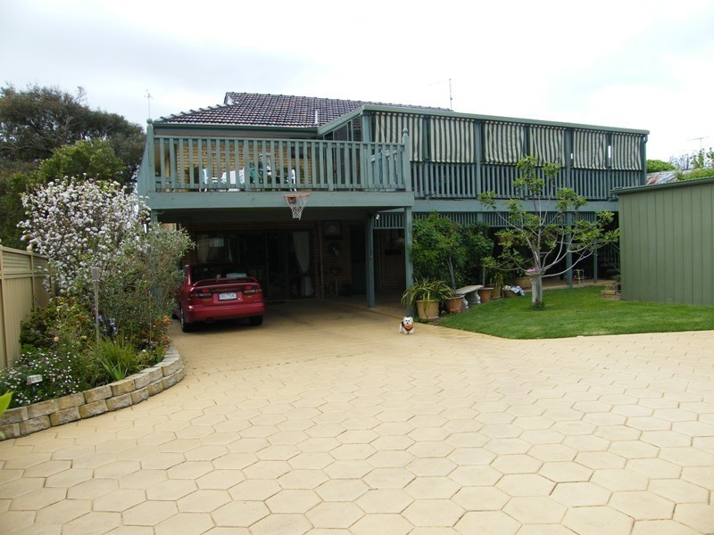 41 Sandy Mount Avenue, Inverloch VIC 3996