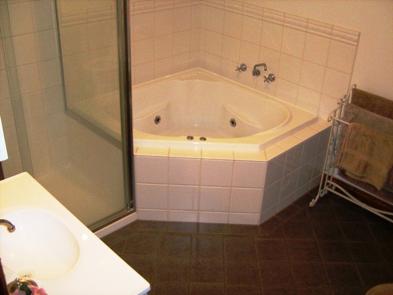 1285 LeongathaYarragon Road, Hallston VIC 3953