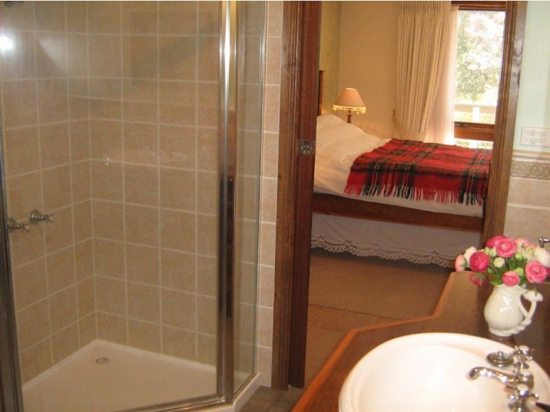 1285 LeongathaYarragon Road, Hallston VIC 3953