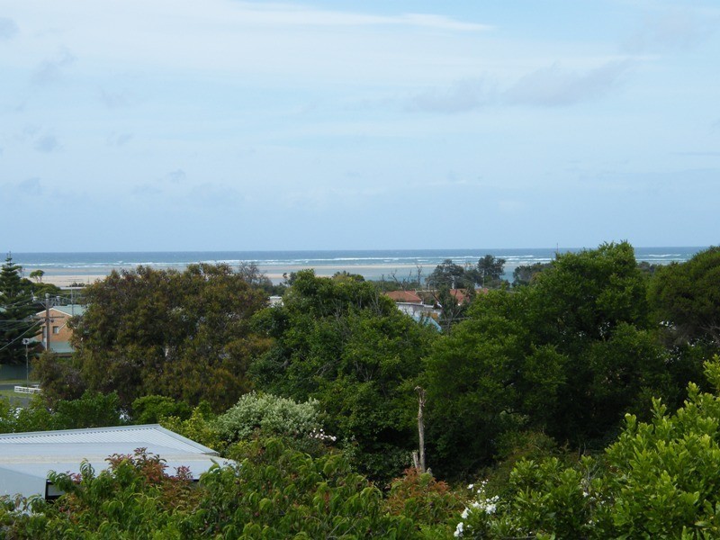 34 Bayview Avenue, Inverloch VIC 3996