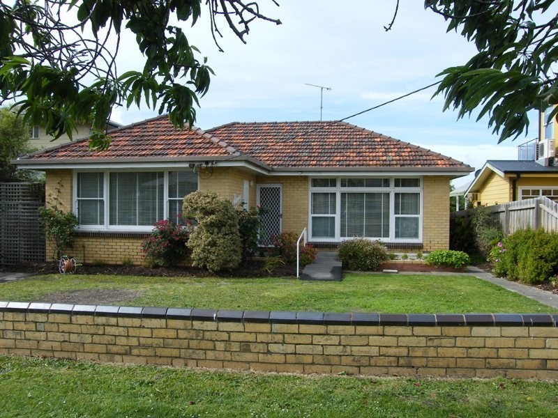 34 Bayview Avenue, Inverloch VIC 3996