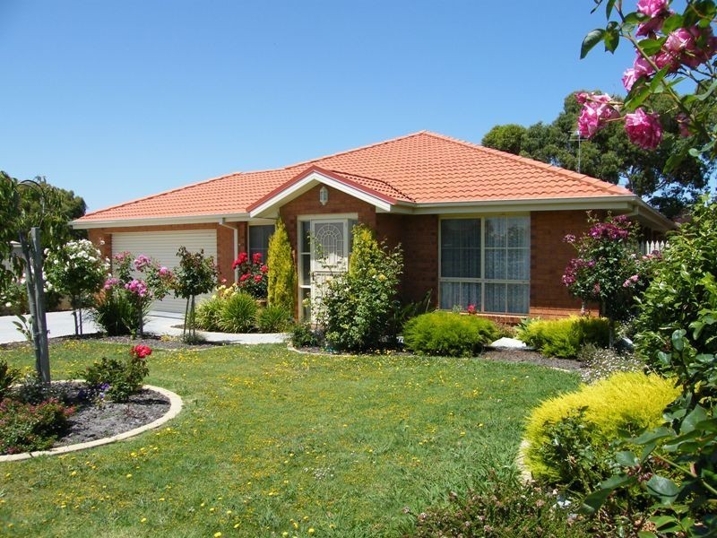 6 Heather Grove, Inverloch VIC 3996