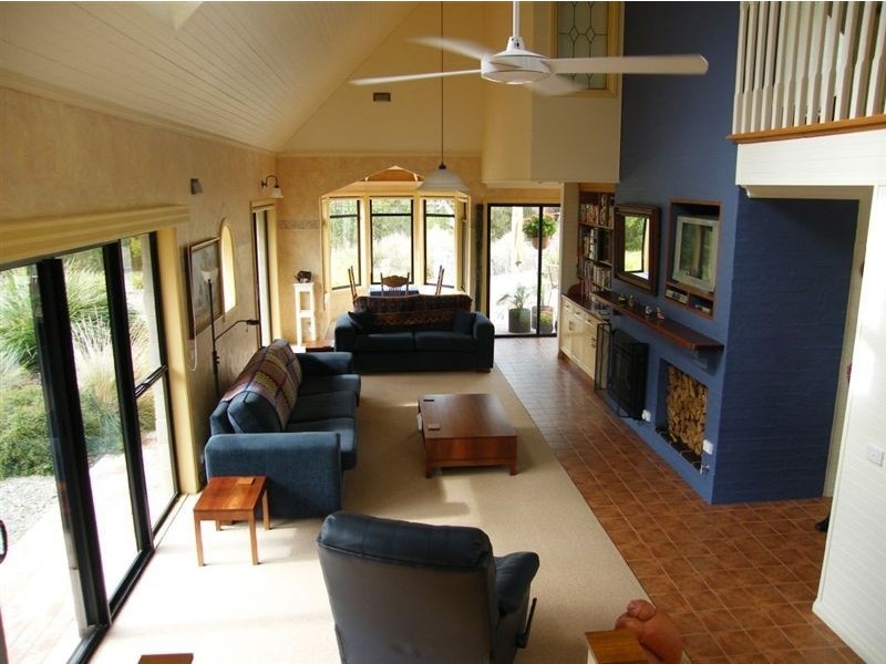 120 Albert Ruttle Drive, Inverloch VIC 3996