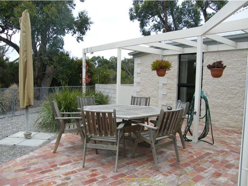 120 Albert Ruttle Drive, Inverloch VIC 3996