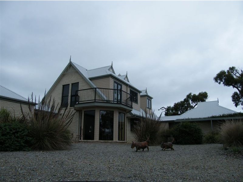 120 Albert Ruttle Drive, Inverloch VIC 3996