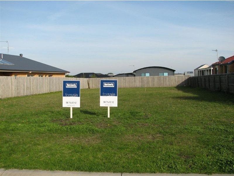 18 Mariner Place, Inverloch VIC 3996