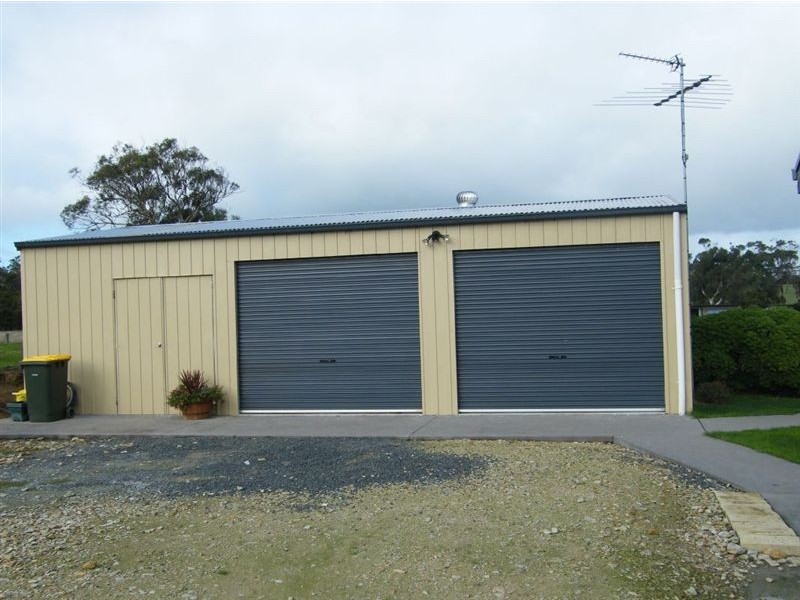 40 Moores Road, Buffalo VIC 3958