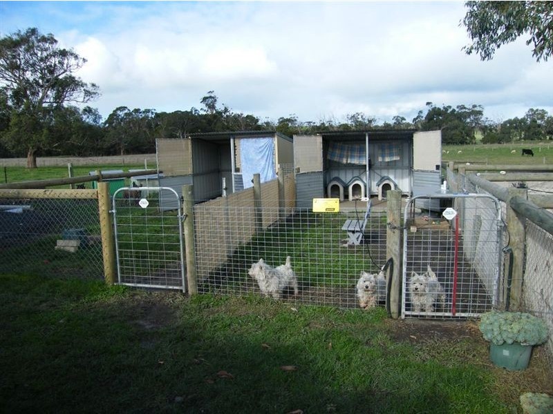 40 Moores Road, Buffalo VIC 3958