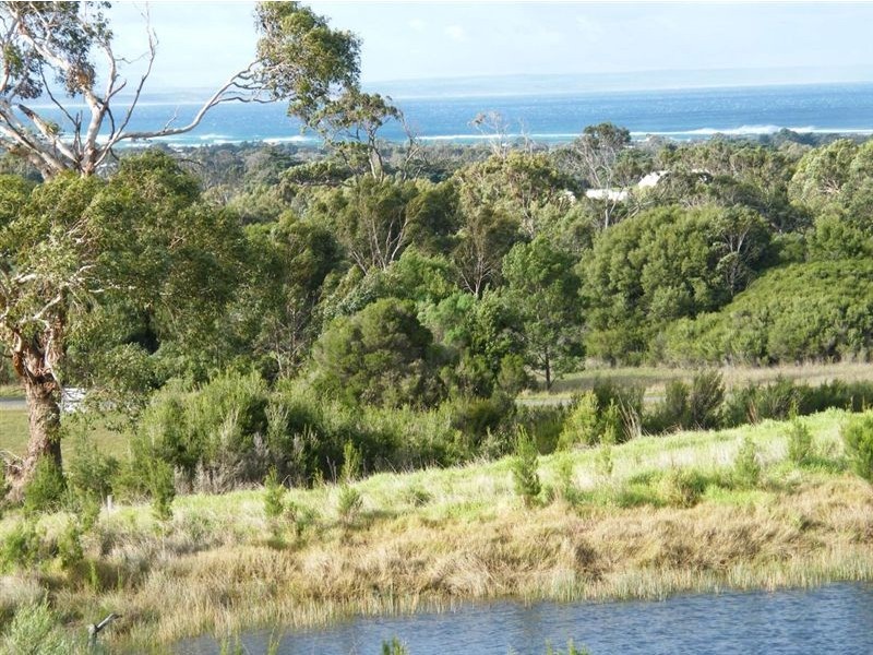 158 Albert Ruttle Drive, Inverloch VIC 3996