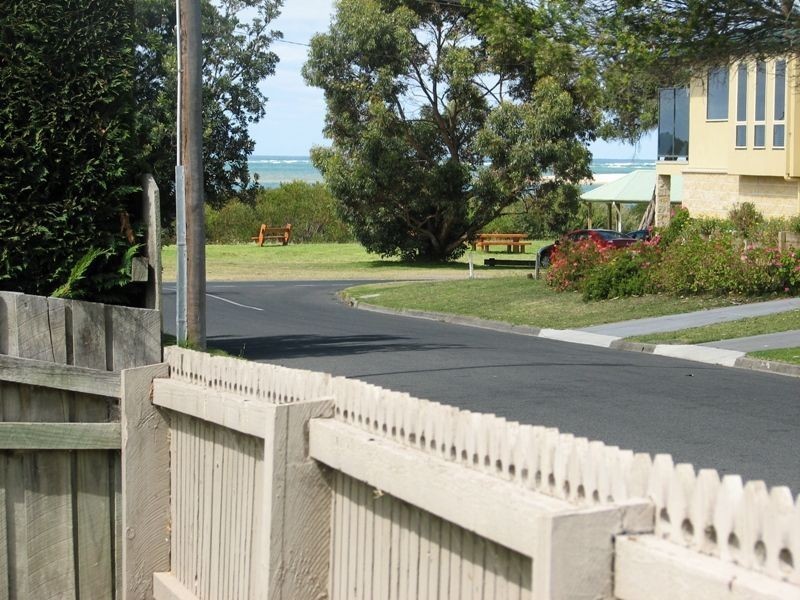 2/2 Pymble Avenue, Inverloch VIC 3996