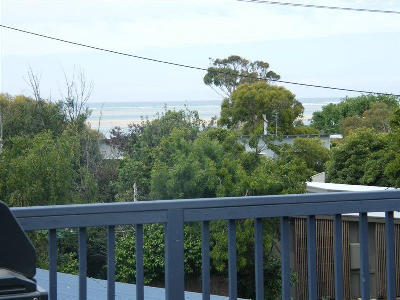 91 Bayview Avenue, Inverloch VIC 3996