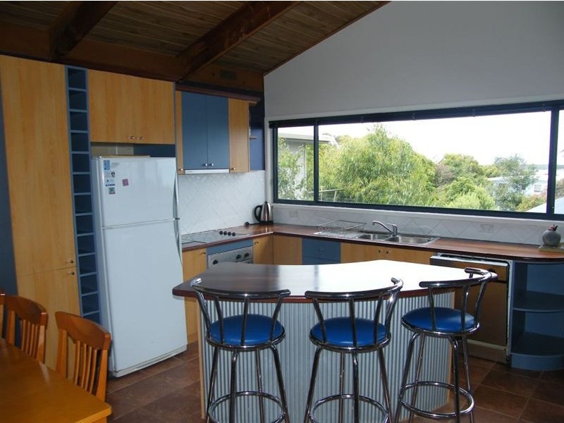 91 Bayview Avenue, Inverloch VIC 3996