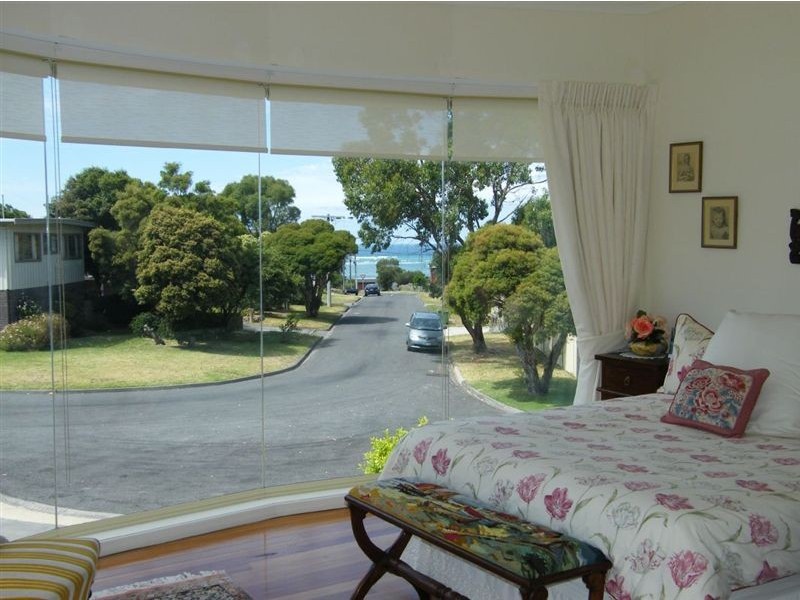 18 Kathryn Close, Inverloch VIC 3996