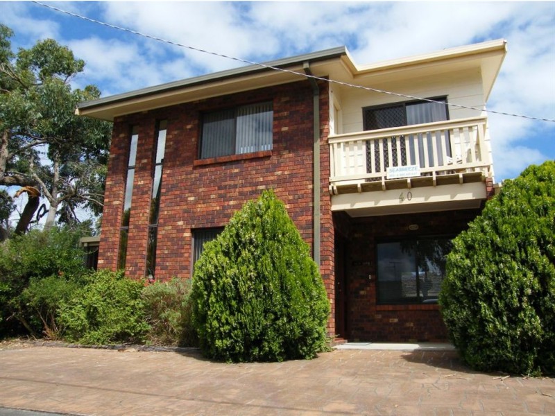 40 Gordon Avenue, Inverloch VIC 3996