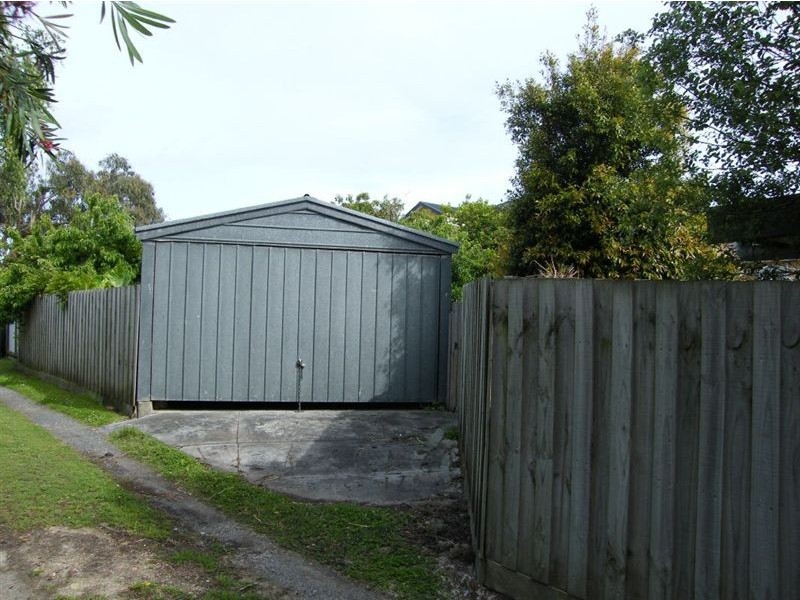 34 Bayview Avenue, Inverloch VIC 3996