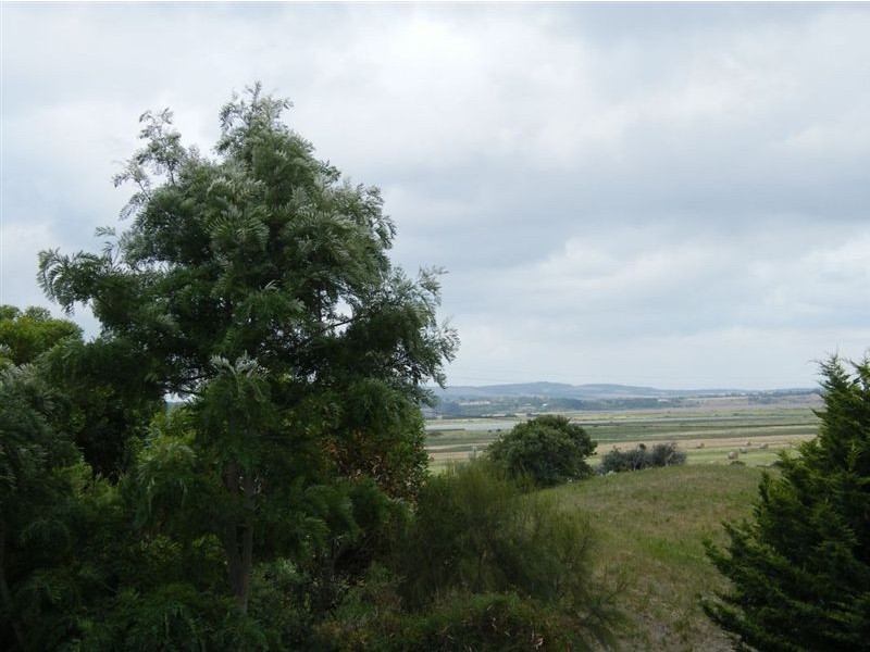 31-33 Crichton Cresent, Venus Bay VIC 3956