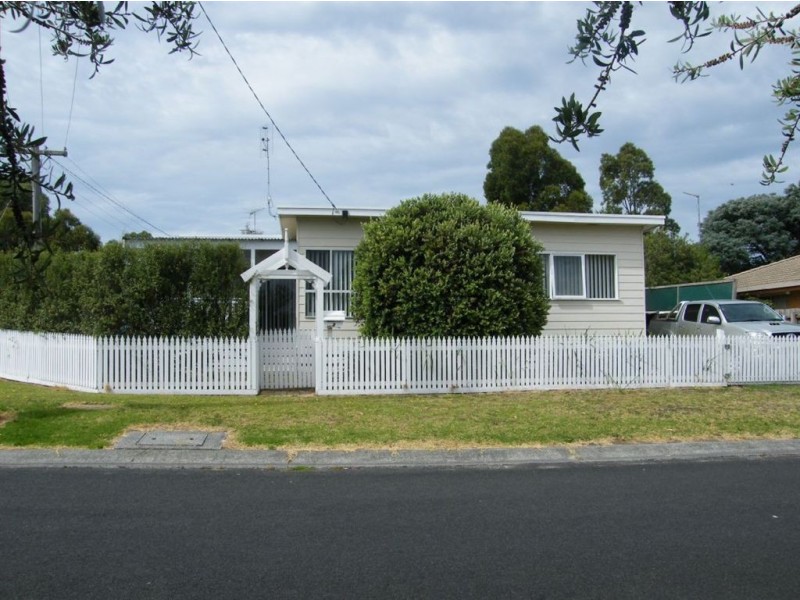 2 Tower Street, Inverloch VIC 3996