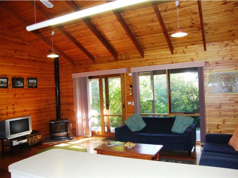 216 Surf Parade, Inverloch VIC 3996