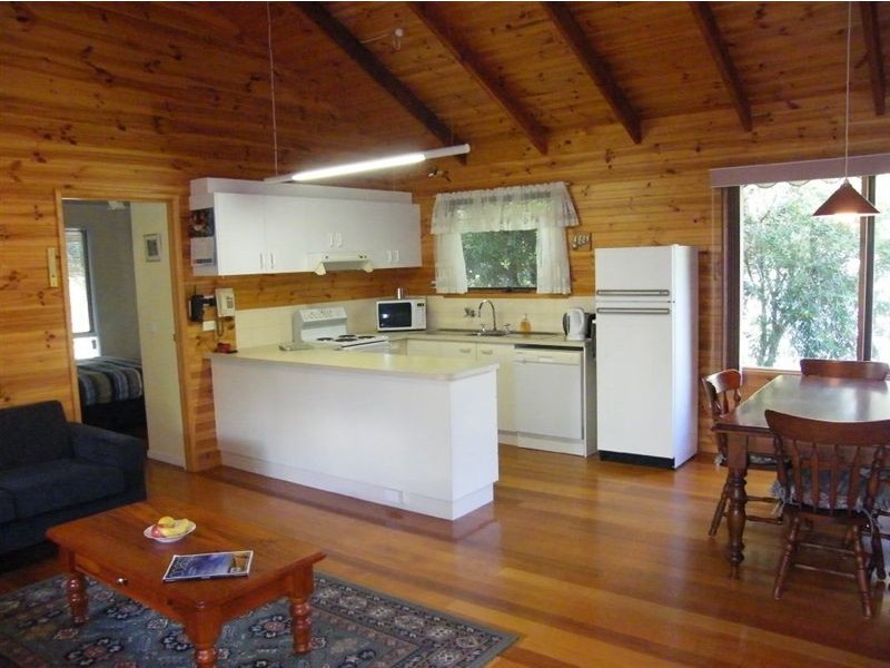 216 Surf Parade, Inverloch VIC 3996