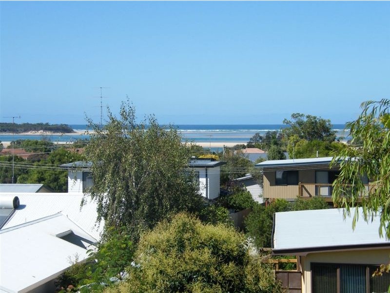 10 Bayview Avenue, Inverloch VIC 3996