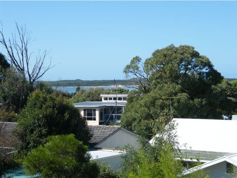 10 Bayview Avenue, Inverloch VIC 3996