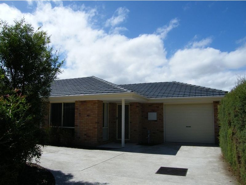 2/20 Powlett Street, Inverloch VIC 3996