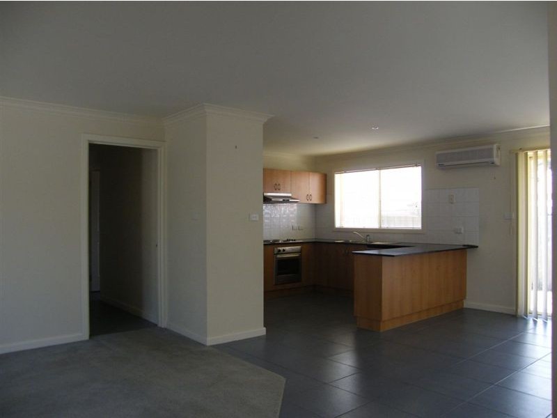 2/20 Powlett Street, Inverloch VIC 3996