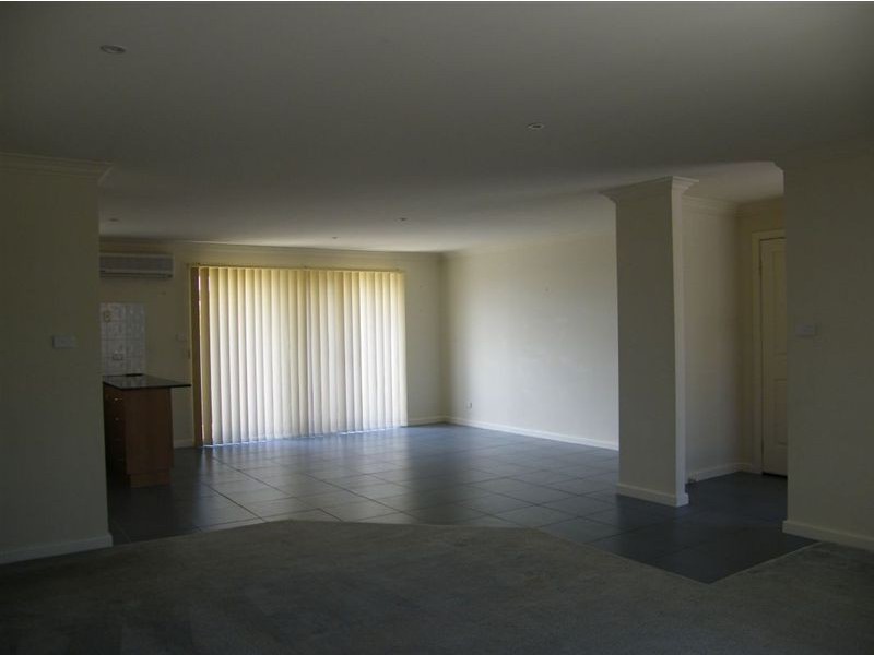 2/20 Powlett Street, Inverloch VIC 3996