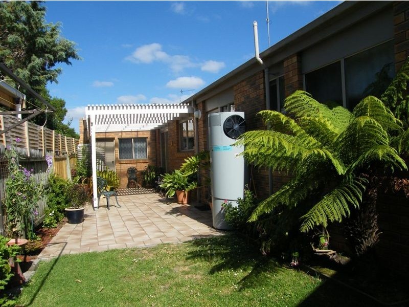 4/2 Pymble Avenue, Inverloch VIC 3996