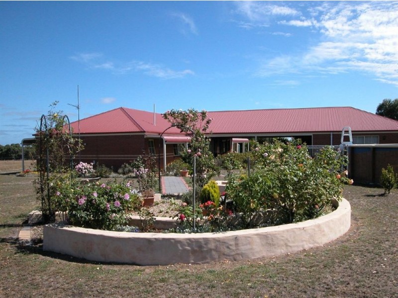135 Gravel Pit Road, Inverloch VIC 3996