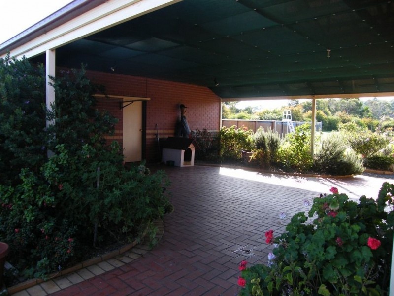 135 Gravel Pit Road, Inverloch VIC 3996