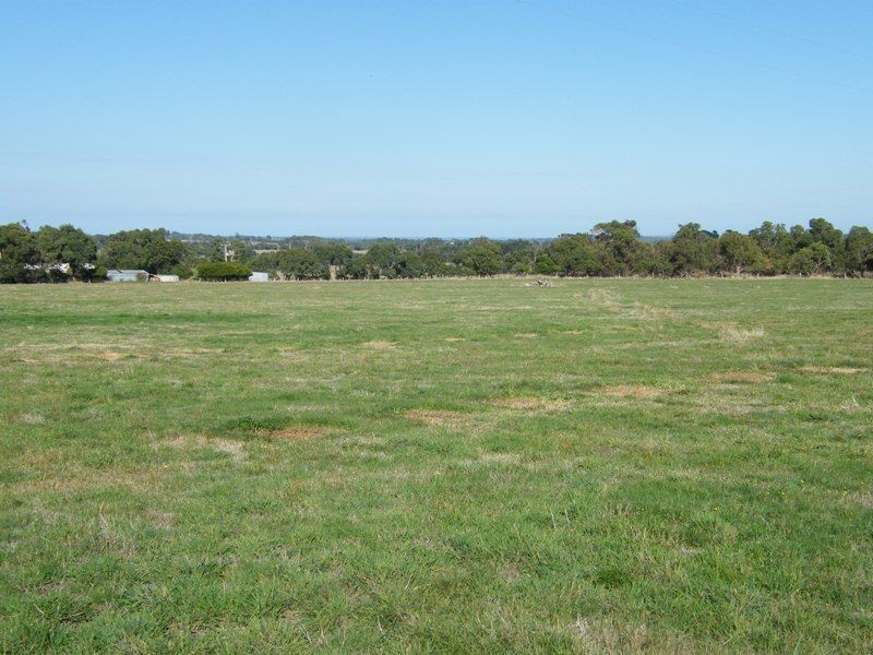 135 Gravel Pit Road, Inverloch VIC 3996