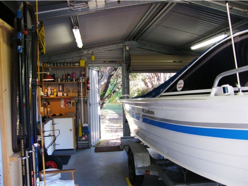 216 Surf Parade, Inverloch VIC 3996